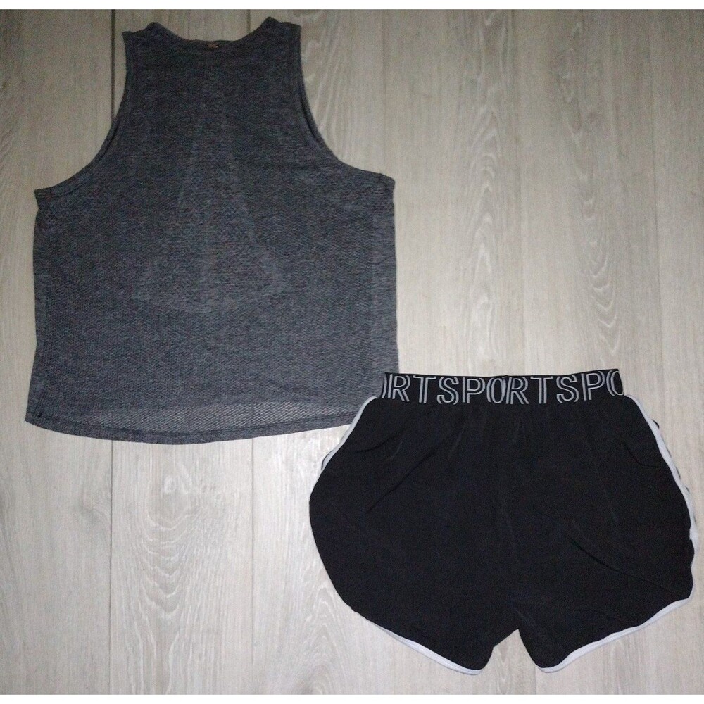 Woman's ActiveWear 2-Piece Bundle - VS Seamless Top & Shorts - Size M/L - Picture 9 of 12